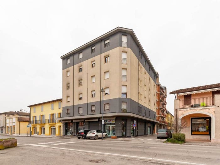 Appartamento trilocale in vendita in Via Novembre, Rovereto, Novi di Modena