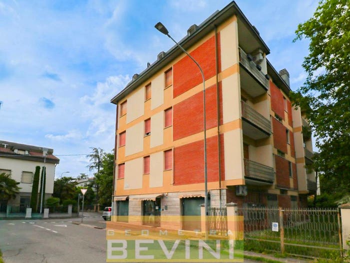 Appartamento con 5 locali in vendita in Via Alessandro Antonelli, Buon Pastore Parco Amendola, Modena