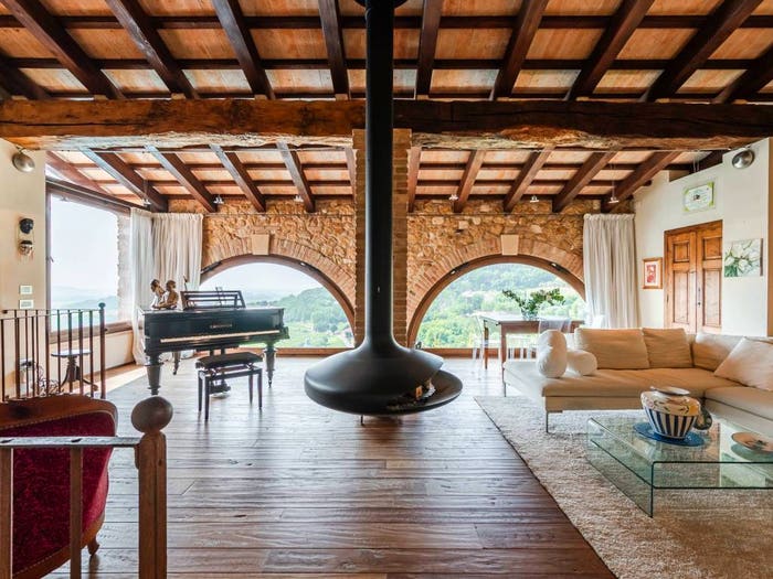 Casa con 6 locali in vendita in Via Castello, Villaga