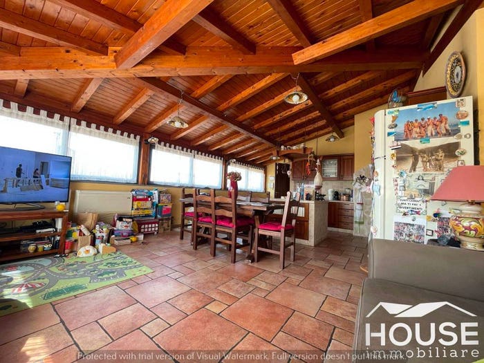 Casa con 6 locali in vendita in Via Gian Battista Nicolosi, Paternò