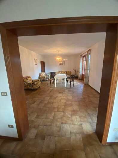 Casa con 8 locali in vendita in Massarosa
