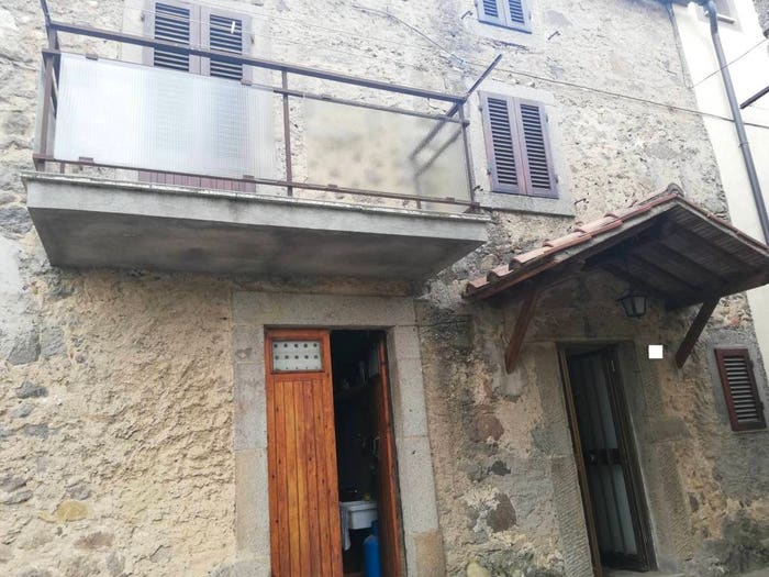 Casa quadrilocale in vendita in Strada Comunale di Colle Vergari, Castel del Piano