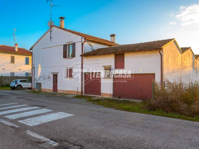 Appartamento con 6 locali in vendita in Via Mezzeno, Faenza