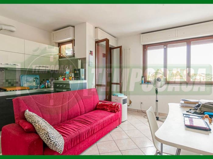 Appartamento trilocale in vendita in Via dei Salici, Caiello, Gallarate