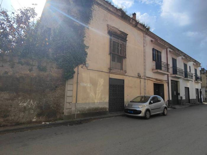 Casa con 6 locali in vendita in Via Roma, Frattaminore