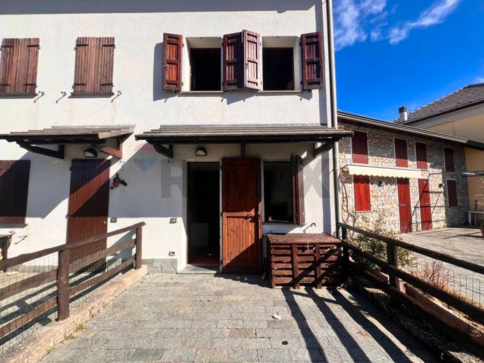 Casa quadrilocale in vendita in Via Riane, Centro, Santo Stefano d'Aveto