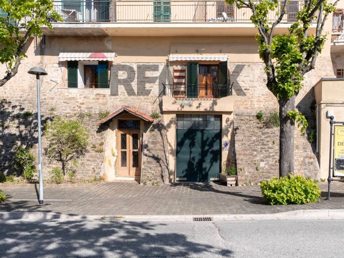Casa quadrilocale in vendita in Via Guglielmo Marconi, Centro, Maiolati Spontini
