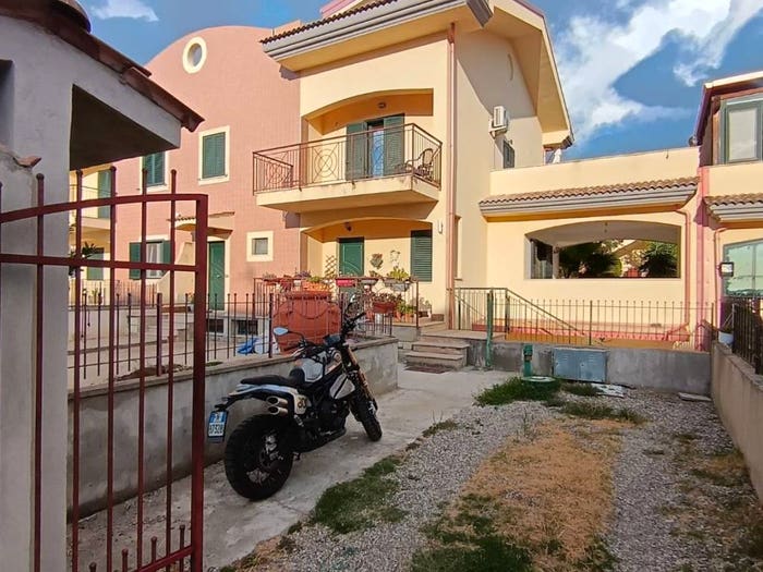 Casa quadrilocale in vendita in Viale Magna Grecia, Fortuna Corvo, Catanzaro