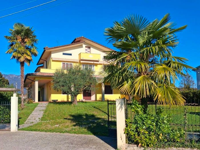 Casa con 6 locali in vendita in Via Cavour, Mussolente