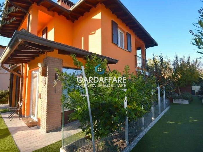 Casa con 6 locali in vendita in Crociale, Manerba del Garda