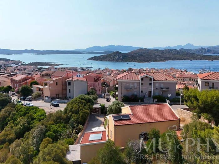 Casa quadrilocale in vendita in Via Suor Gotheland, La Maddalena