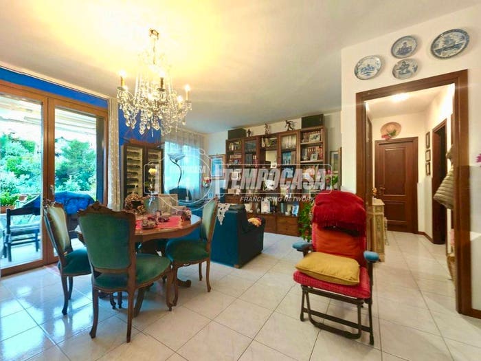 Appartamento quadrilocale in vendita in Viale Villa Gavotti, Multedo, Genova
