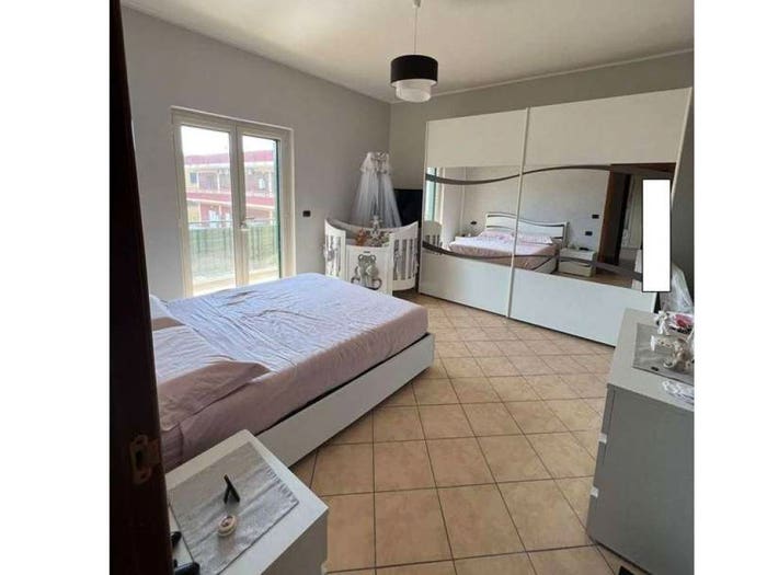 Appartamento con 6 locali in vendita in Via Papa Giovanni XXIII, Centro, Mugnano di Napoli