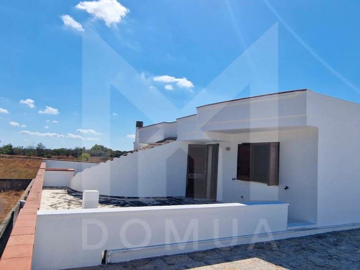 Casa con 6 locali in vendita in Via Gen Giardini, Centro, Neviano