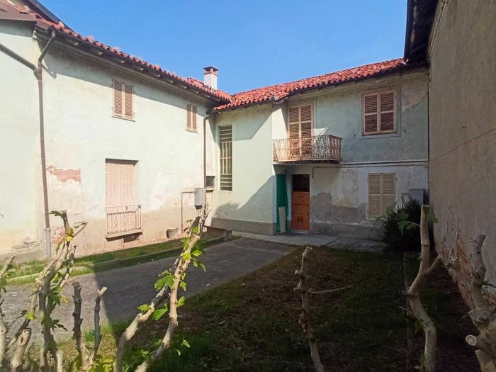Appartamento con 6 locali in vendita in Via Lazanio, Centro, Piozzo