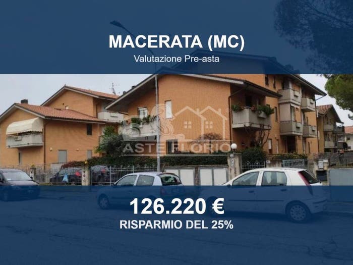 Appartamento con 6 locali in vendita in Via Metauro, Piediripa, Macerata
