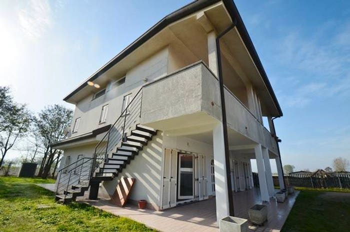 Casa quadrilocale in vendita in Strada Poderale Valli Basse, Lido delle Nazioni, Comacchio
