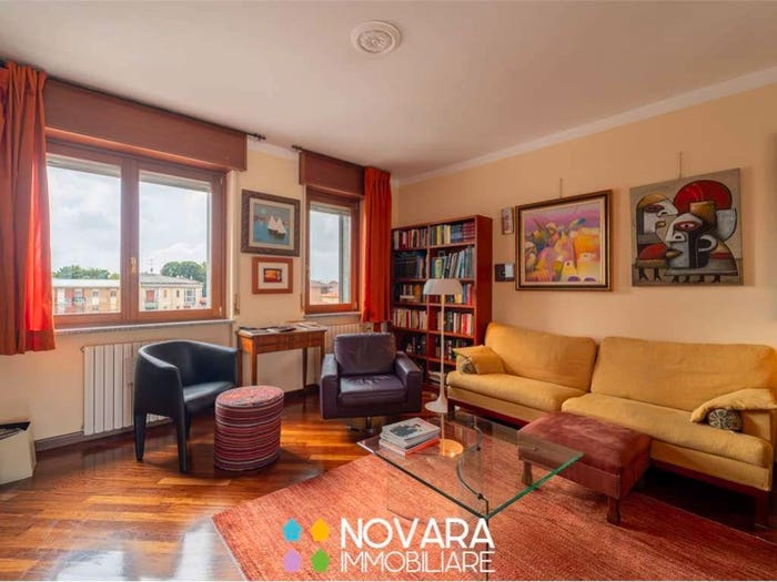 Casa con 5 locali in vendita in Via Battistini, Sacro Cuore, Novara