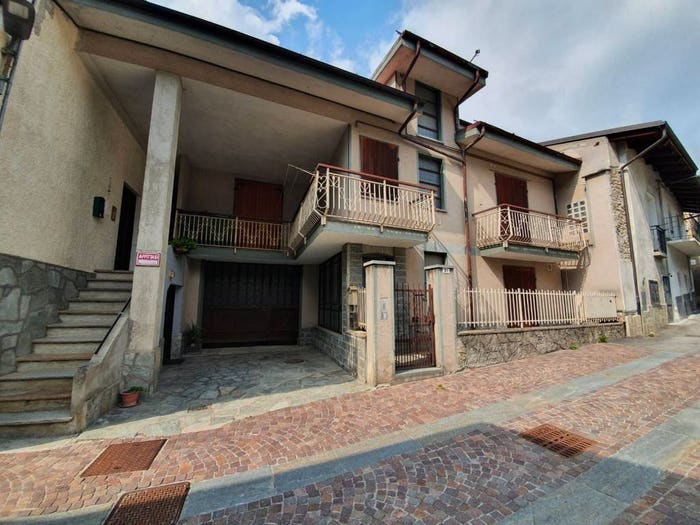 Casa con 6 locali in vendita in Via Umberto I, Mentoulles, Fenestrelle
