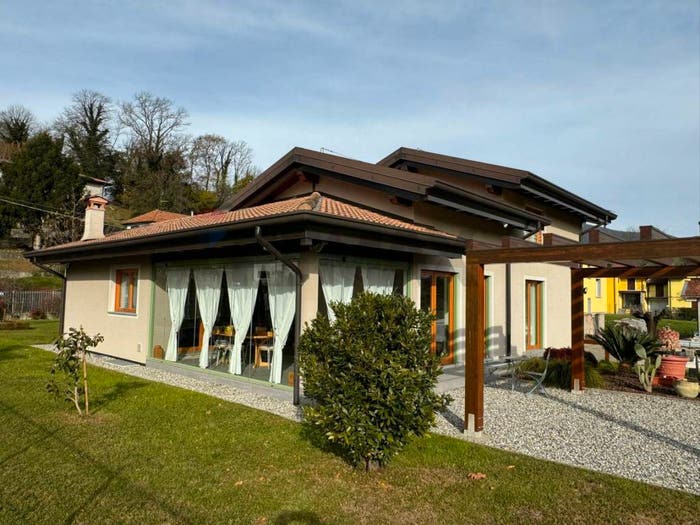 Casa con 6 locali in vendita in Via Roma, Centro, Leggiuno