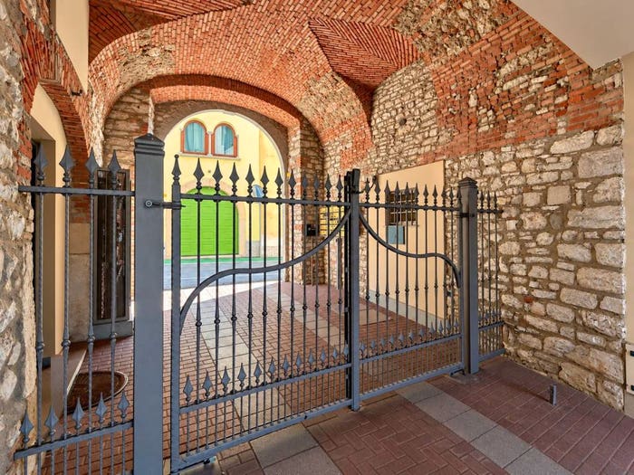 Appartamento trilocale in vendita in Via Monsignor G Testa, Cenate Di Sotto, Cenate Sotto