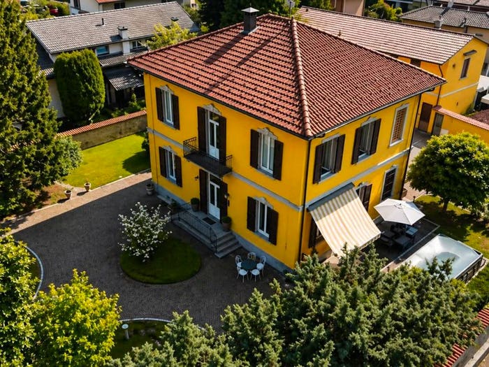 Casa con 6 locali in vendita in Via Antonio Rezzonico, Centro, Carate Brianza