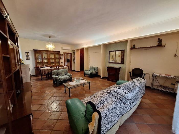 Appartamento quadrilocale in vendita in Via Aprile, Centro, Guardamiglio