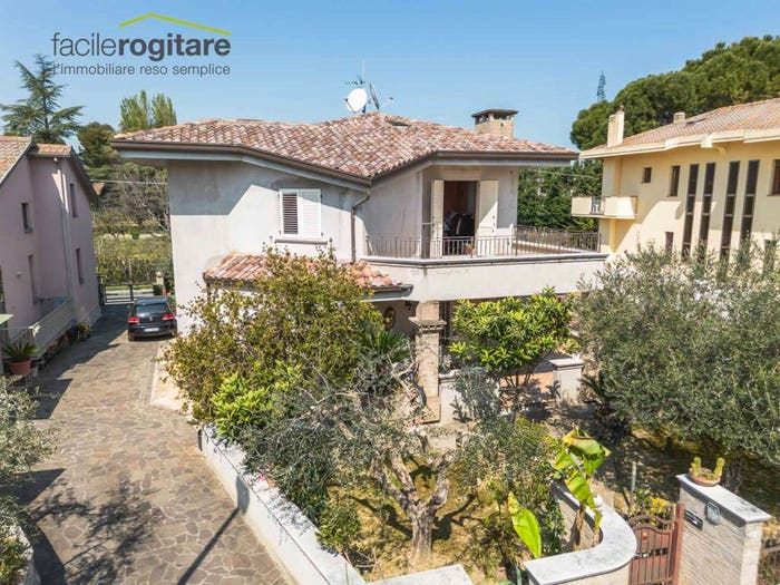 Casa quadrilocale in vendita in via Paganini, Cattolica