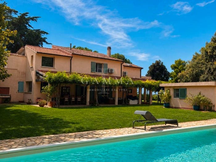 Casa con 6 locali in vendita in Strada Poggio Pelato, Capalbio