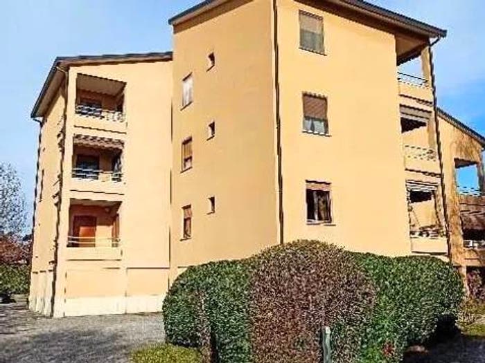 Appartamento trilocale in vendita in Via Calabria, Bernate La Ca', Arcore