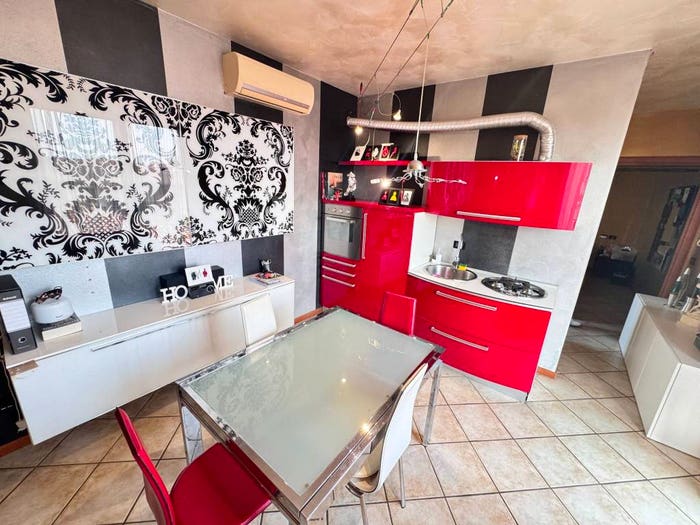 Casa bilocale in vendita in Via Niccolò Paganini, Capriolo