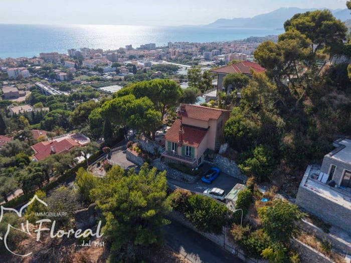 Casa con 5 locali in vendita in Piani di Borghetto Ospedale, Bordighera