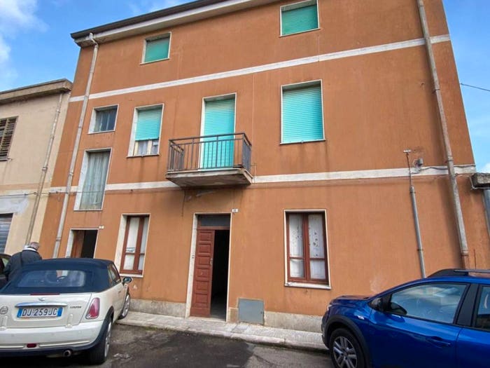 Appartamento con 6 locali in vendita in Via Campania, Macomer