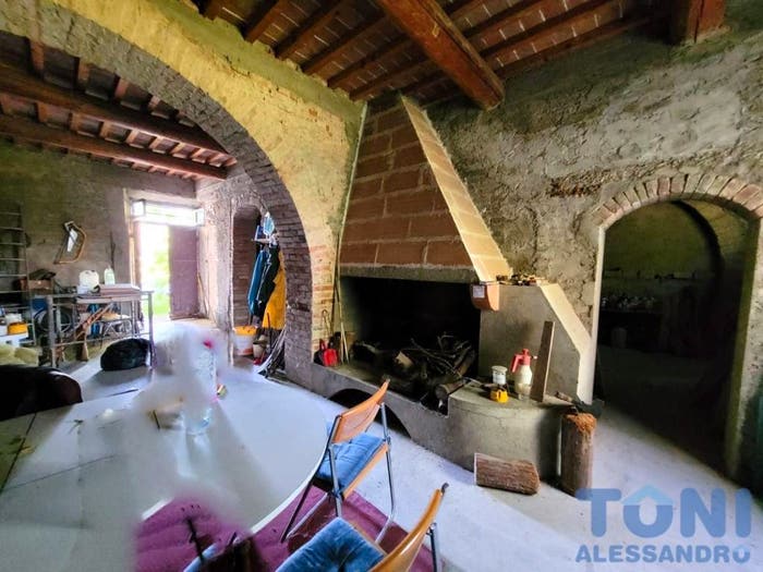 Casa con 6 locali in vendita in Pozzale Case Nuove, Empoli