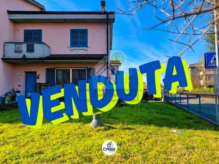 Casa quadrilocale in vendita in Via V Emanuele, Centro, Casalpusterlengo