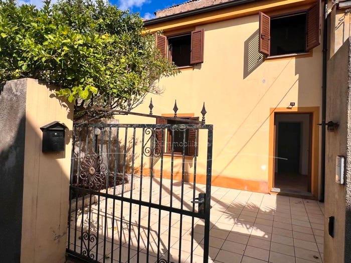 Casa trilocale in vendita in Via Maggio, Centro, Arbus