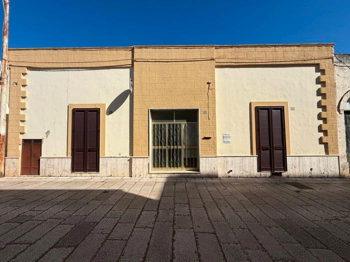 Appartamento con 6 locali in vendita in Via Tenente A Pedaci, PresicceAcquarica