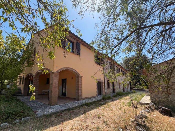 Casa con 6 locali in vendita in Strada di Siano, Amelia