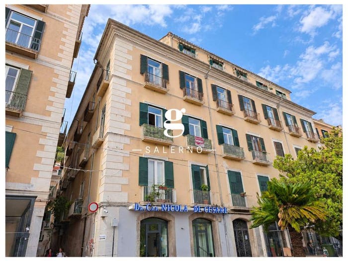 Appartamento con 6 locali in vendita in Via Portacatena, Centro Storico Teatro Verdi, Salerno