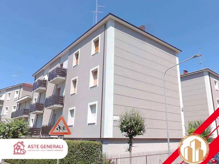 Appartamento con 6 locali in vendita in Viale Don Giovanni Minzoni, Buon Pastore Parco Amendola, Modena