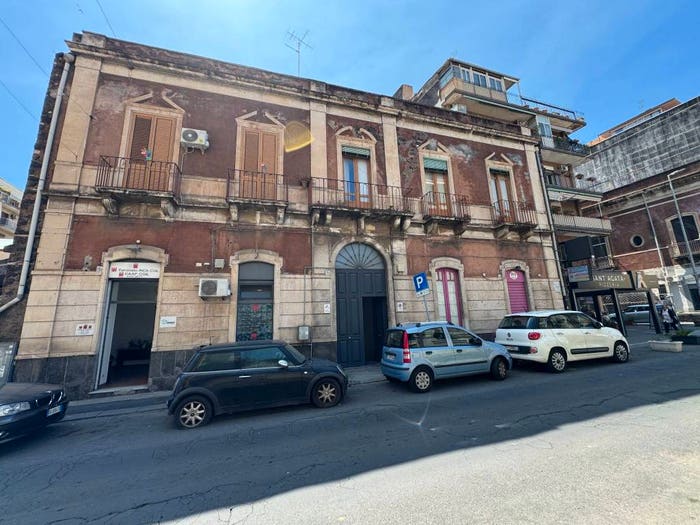 Appartamento quadrilocale in vendita in Via Principe Nicola, Guardia Li Cuti, Catania