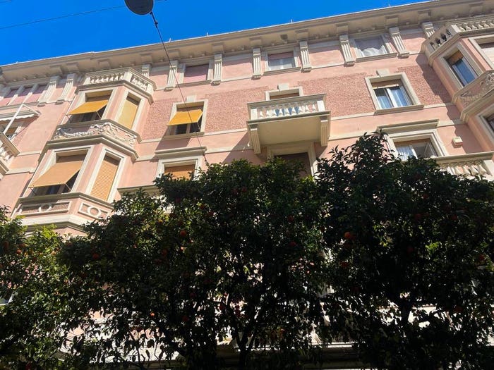 Appartamento trilocale in vendita in Via Ignazio Pallavicini, Pegli, Genova