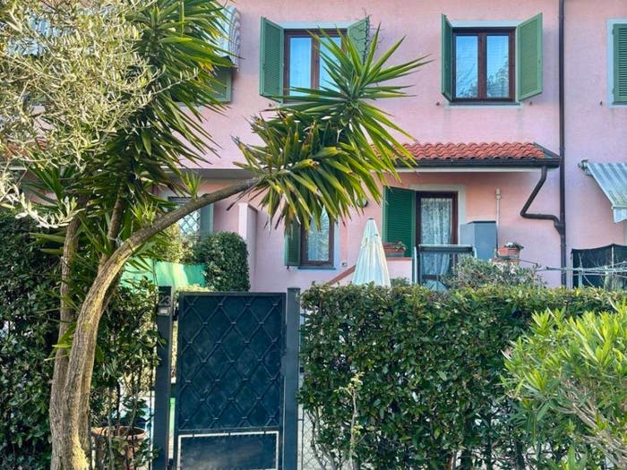 Casa con 6 locali in vendita in Vittoria Apuana, Forte dei Marmi