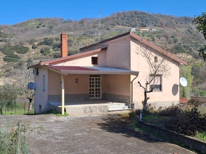 Casa trilocale in vendita in Contrada Tignano, Apice