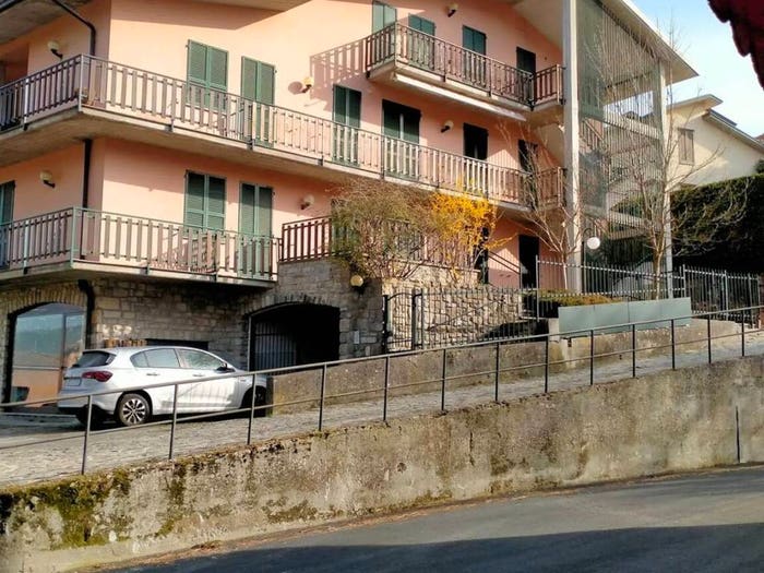 Appartamento trilocale in vendita in Via Vittorio Emanuele, Centro, Zavattarello