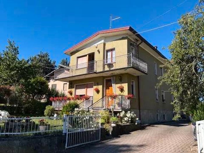 Appartamento quadrilocale in vendita in Località Villa Di Veleia, Lugagnano Val d'Arda