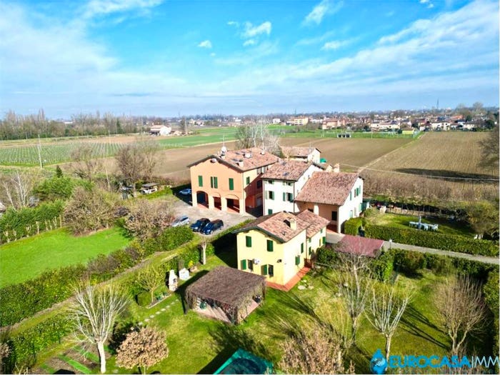 Appartamento quadrilocale in vendita in via Paganelle Guerri, Gargallo, Carpi
