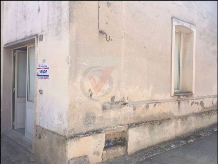 Casa trilocale in vendita in Via Manzoni, Castrignano de' Greci