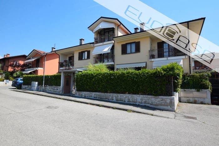 Appartamento trilocale in vendita in Via Chorges, Centro, Bricherasio