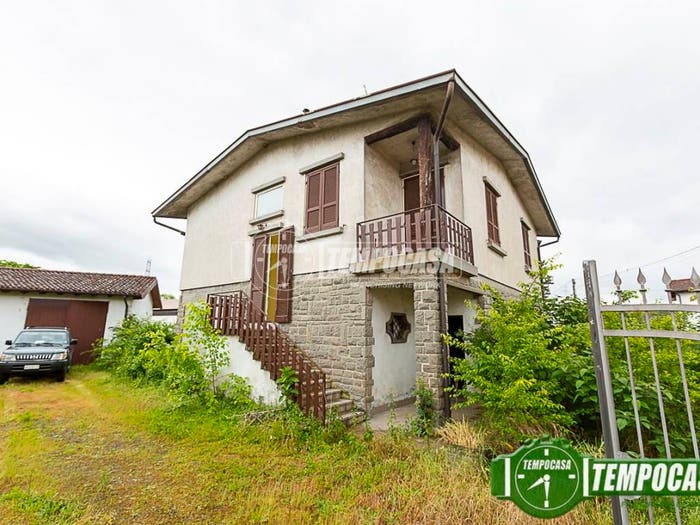 Casa con 5 locali in vendita in Via Alessandro Manzoni, Centro, Fiesco